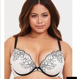 Torrid white embroidered push up plunge bra 42C